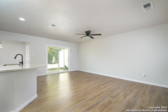 1411 San Andreas St San Antonio, TX 78228 photo 4