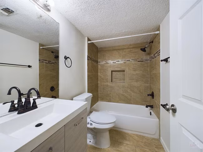 2401 Leon St Austin, TX 78705 photo 5