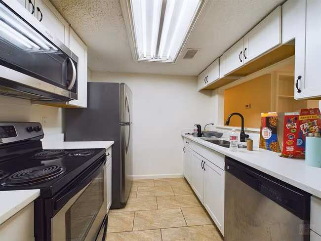2401 Leon St Austin, TX 78705 photo 2