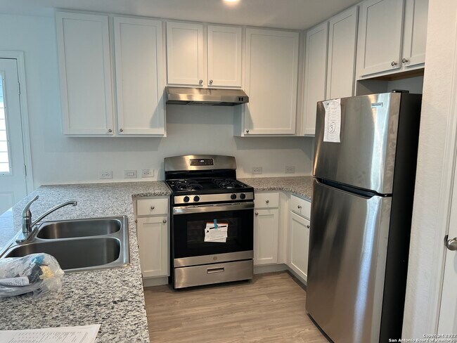 14558 Calaveras Creek San Antonio, TX 78223 photo 3