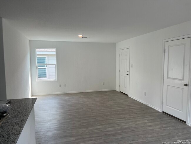 14558 Calaveras Creek San Antonio, TX 78223 photo 2