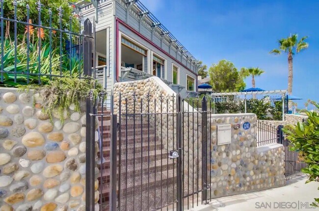 1241 Coast Blvd San Diego, CA 92037 photo 3