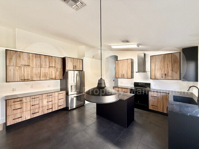 2021 E Caldwell St Phoenix, AZ 85042 photo 5