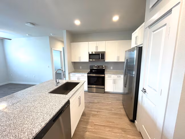 295 Co Rd 138 Hutto, TX 78634 photo 3