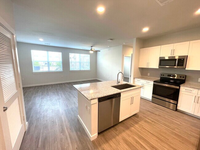 295 Co Rd 138 Hutto, TX 78634 photo 5