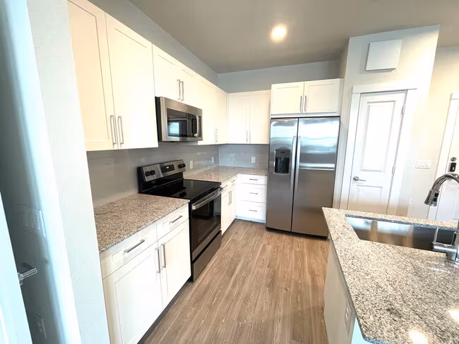 295 Co Rd 138 Hutto, TX 78634 photo 4