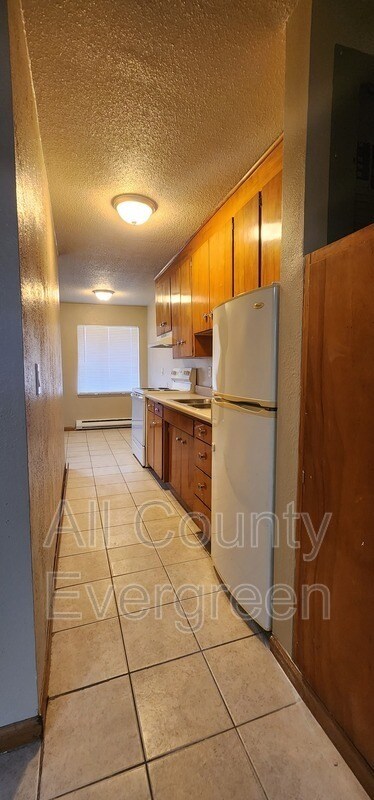 500 1st Ave E photo 4