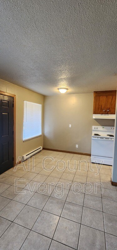500 1st Ave E photo 2
