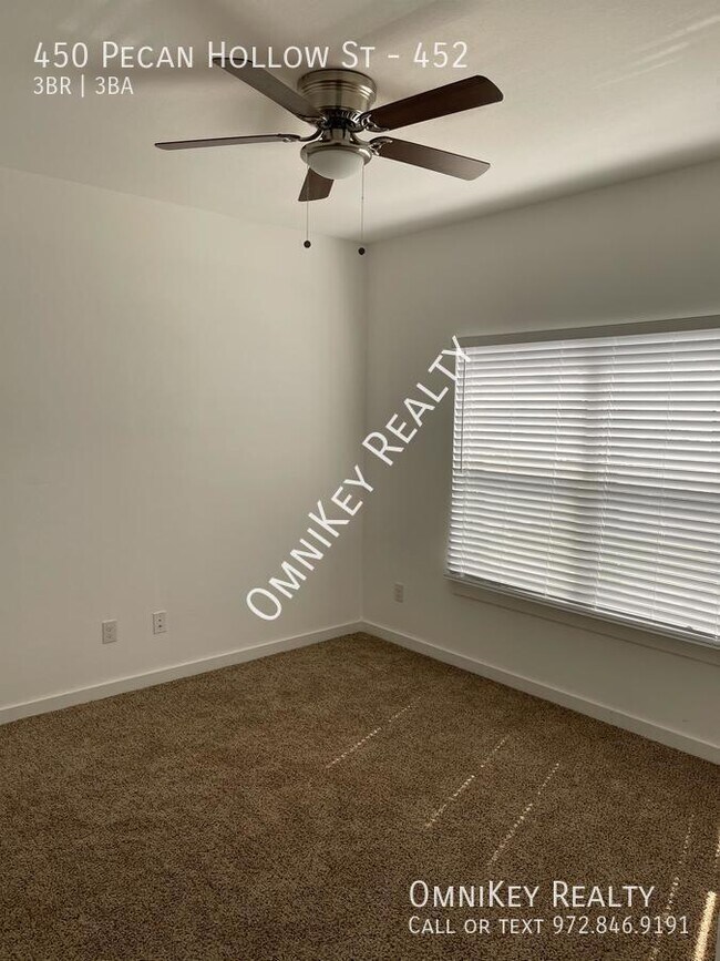 450 Pecan Hollow St Ennis, TX 75119 photo 4
