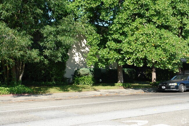 1504 South Claremont photo 2