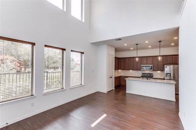 9815 Romo Street, Irving, TX 75063 photo 3