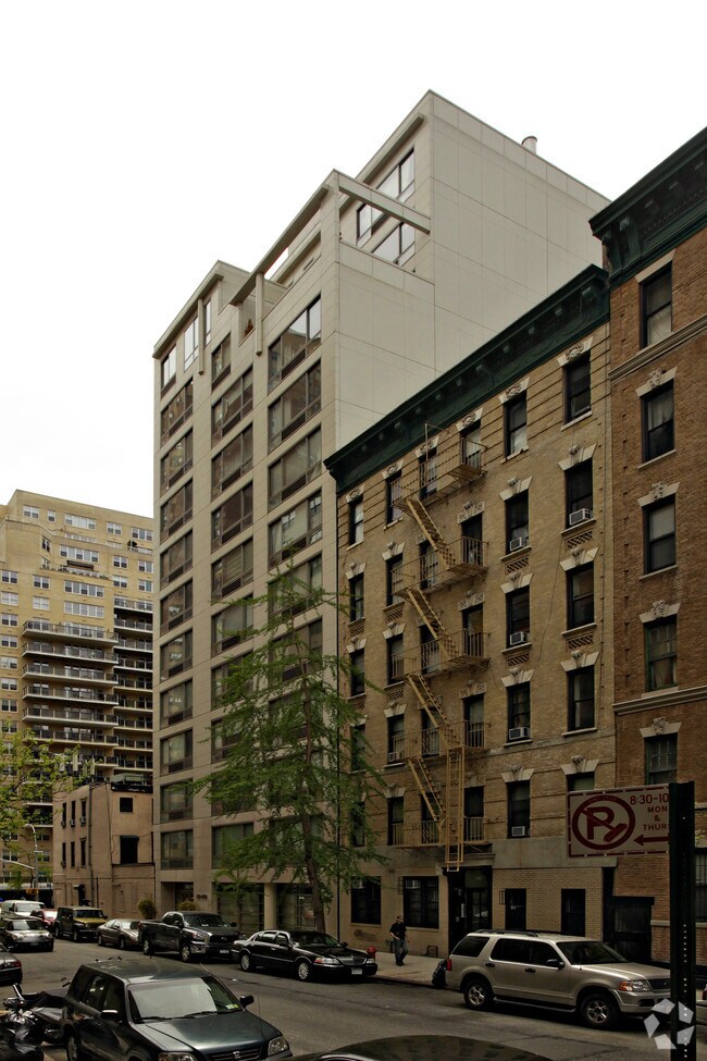 242 E 25th St New York, NY 10010 photo 4