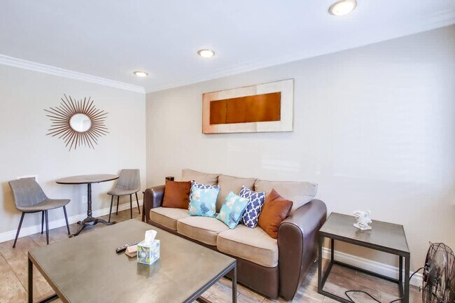 3764 Bayside Ln San Diego, CA 92109 photo 5