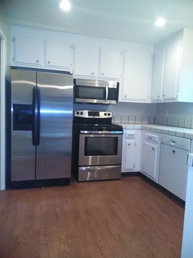 2132 Austin Court, Pittsburg, CA 94565 photo 2
