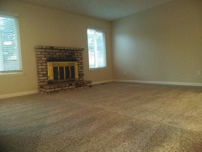 2132 Austin Court, Pittsburg, CA 94565 photo 4
