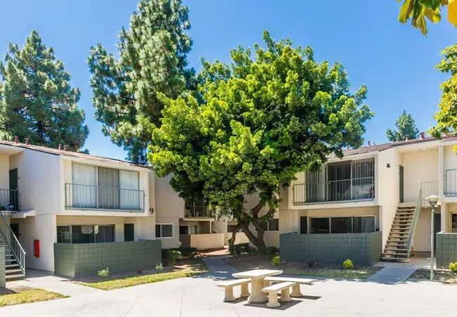 303 Checkers Dr San Jose, CA 95133 photo 4