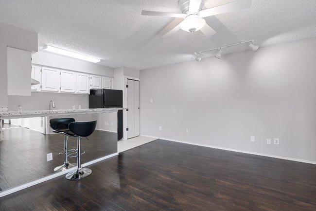 1712 Baird Farm Cir Arlington, TX 76006 photo 4
