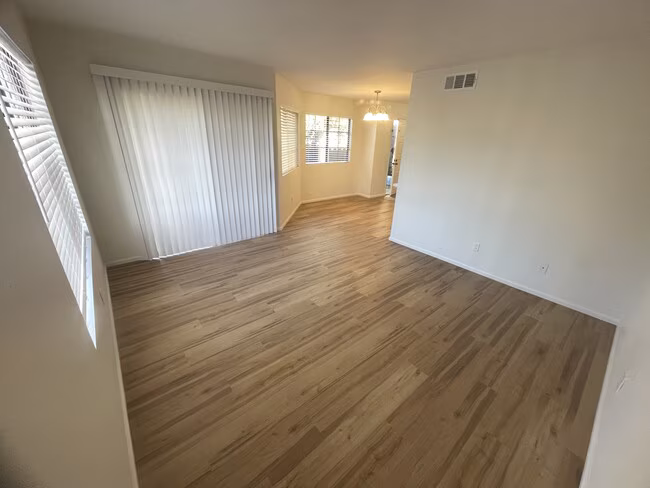 2215 K Avenue - 2 photo 4