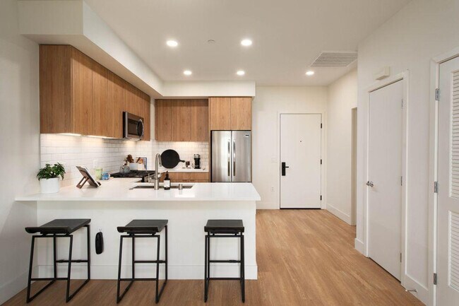 1 Adrian Ct Burlingame, CA 94010 photo 3