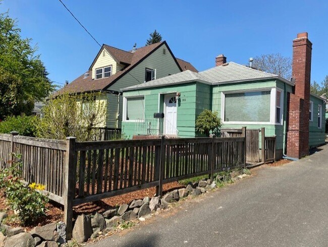 846 NE 88th St Seattle, WA 98115 photo 2