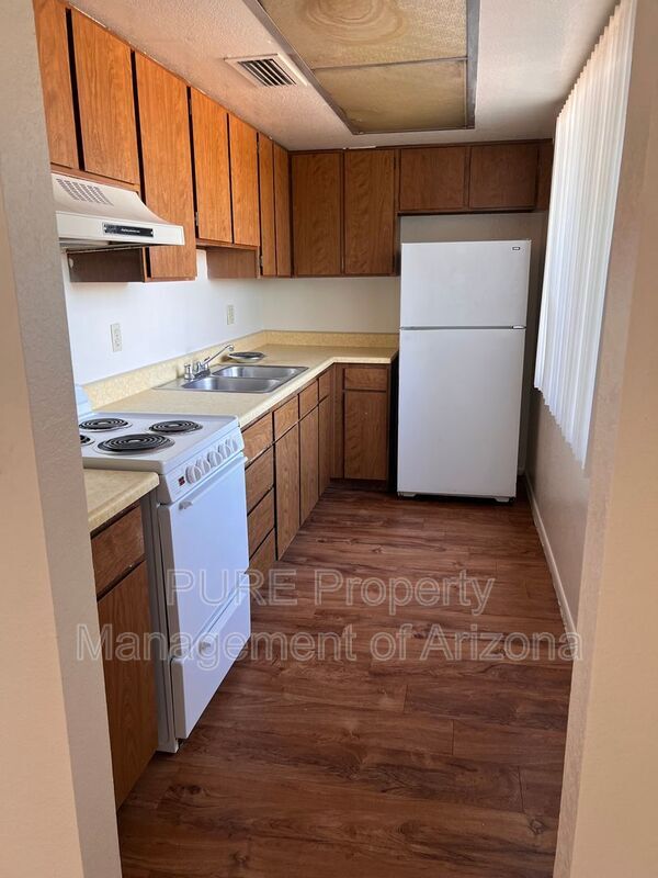 231 E 2nd Ave Mesa, AZ 85210 photo 3