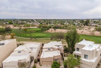 8331 East Cactus Wren Road, Scottsdale, AZ 85250 photo 3