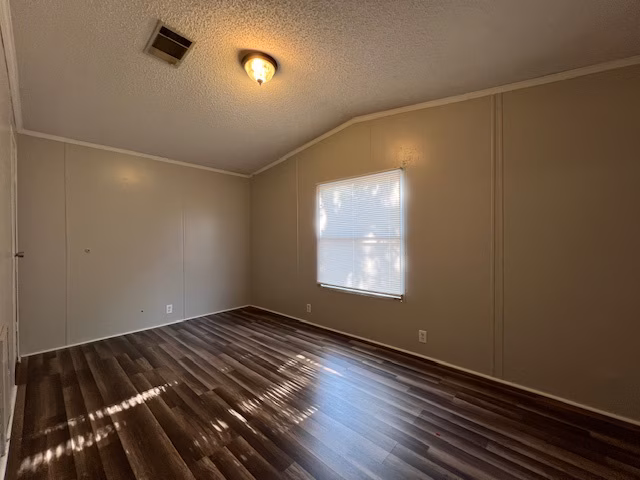 46 Willowbrook Ct Martindale, TX 78655 photo 3