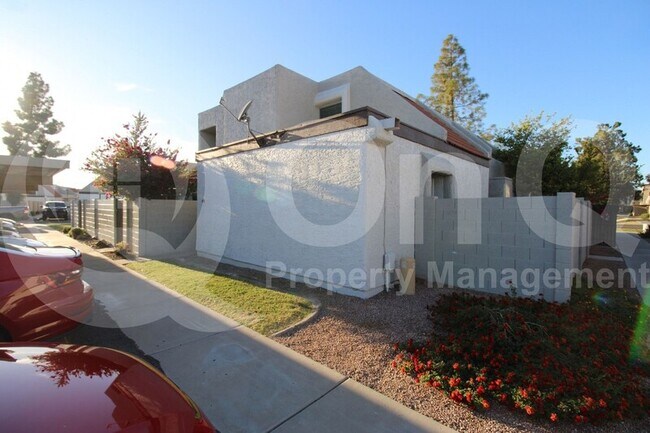 934 East Redfield Road, Tempe, AZ 85283 photo 2