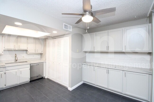 934 East Redfield Road, Tempe, AZ 85283 photo 4