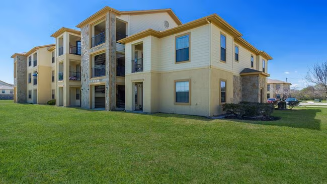 Marshall Meadows Apartment Homes photo 4