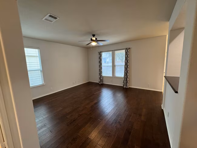 8716 Wood Stork Dr Austin, TX 78729 photo 4