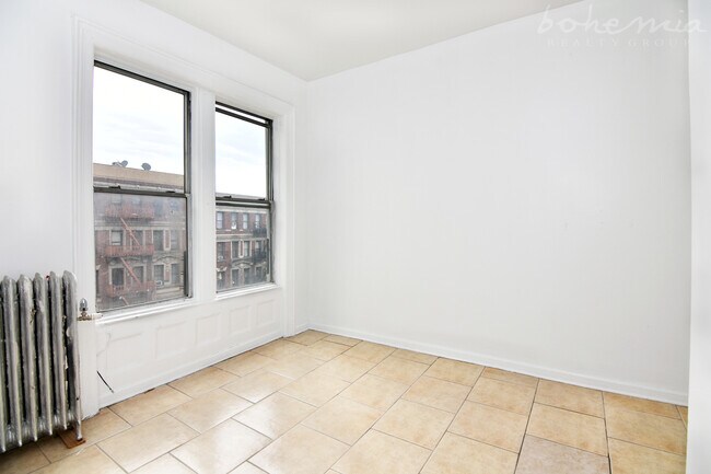 519 W 134th St New York, NY 10031 photo 4