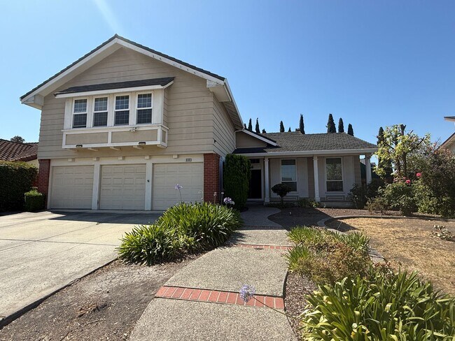 Spacious Updated 4 Bedroom 2.5 Bath Home in Milpitas photo 2