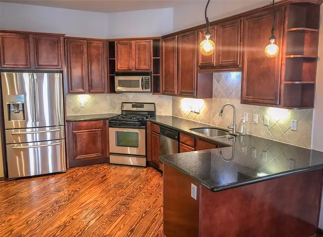 1432 W 21st St Houston, TX 77008 photo 4