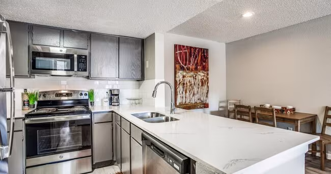 Preslee Apartments photo 4