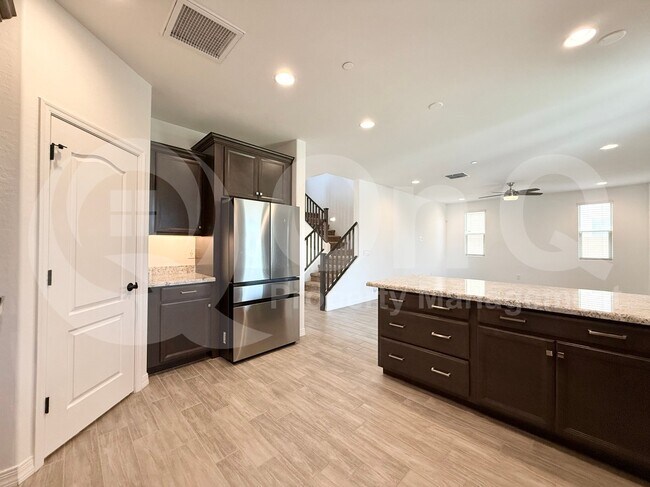 28272 N 132nd Dr Peoria, AZ 85383 photo 3