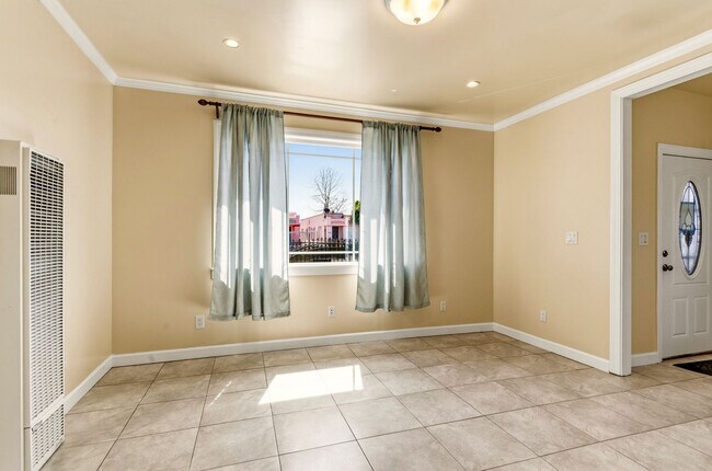 1211 98th Ave Oakland, CA 94603 photo 3