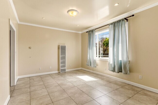1211 98th Ave Oakland, CA 94603 photo 2