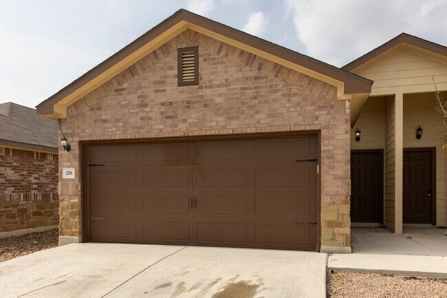 218 Ragsdale Way New Braunfels, TX 78130 photo 2