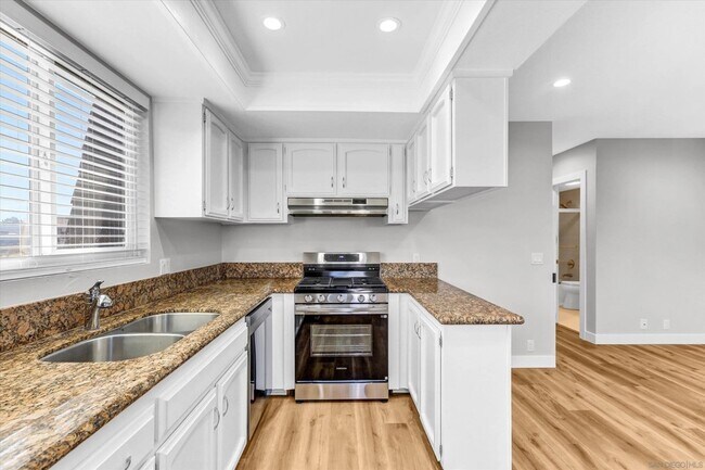 520 Pearl St San Diego, CA 92037 photo 2