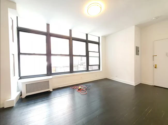 60 W 9th St New York, NY 10011 photo 5