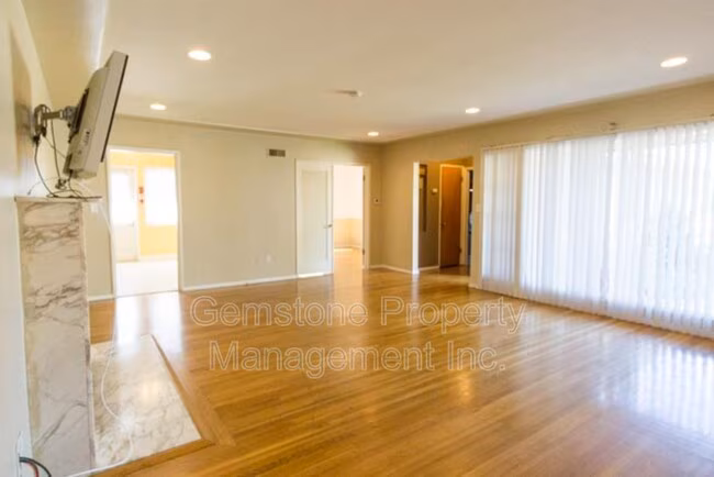 4947 63rd St San Diego, CA 92115 photo 2