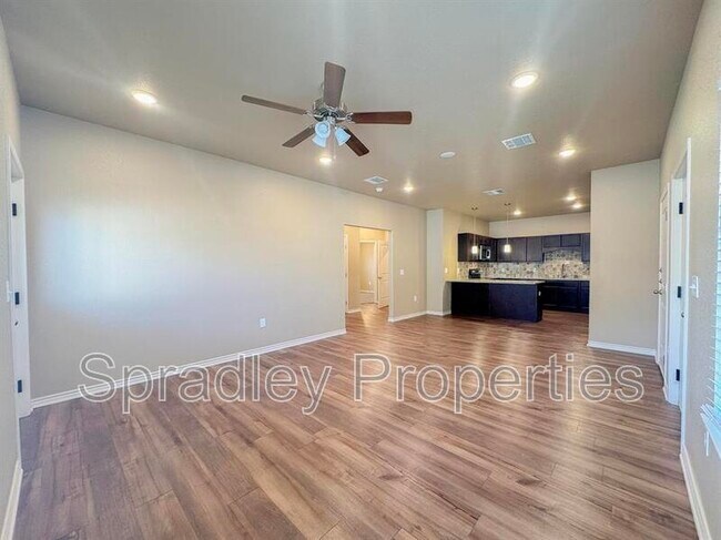 1037 Hibiscus Dr Belton, TX 76513 photo 2
