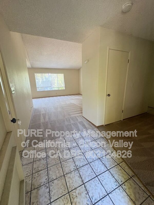 2010 Everdale Drive, San Jose, CA 95148 photo 4