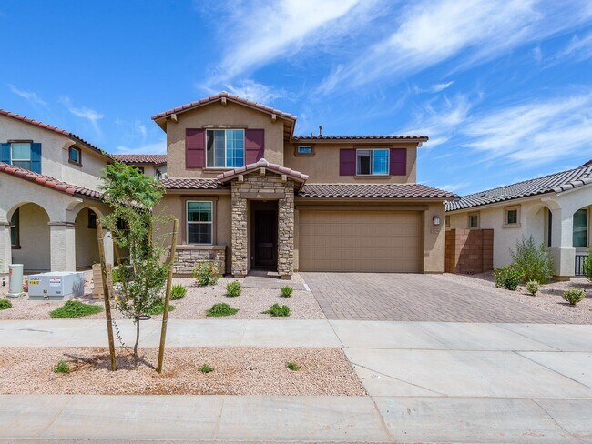 4 Bedroom Single Family Home in Queen Creek photo 2