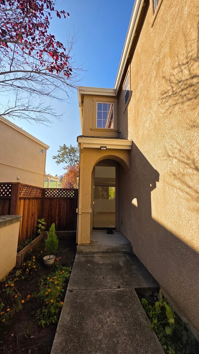 5518 Manderston Drive, San Jose, CA 95138 photo 3