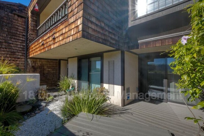 2239 Del Mar Scenic Pkwy Del Mar, CA 92014 photo 2