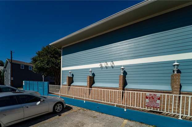 400 W 35th St Austin, TX 78705 photo 2