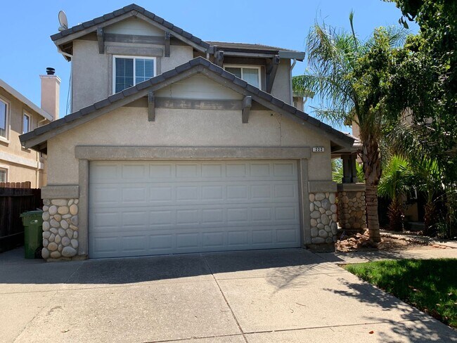 Beautiful 3 Bedroom, 2.5 Brentwood Home photo 2
