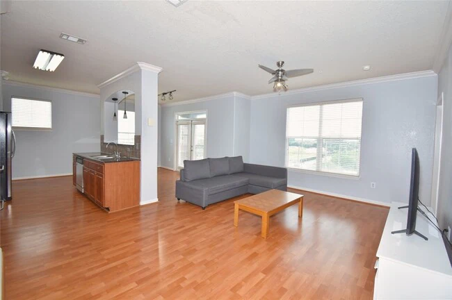 1711 Old Spanish Trail, Houston, TX 77054 photo 3